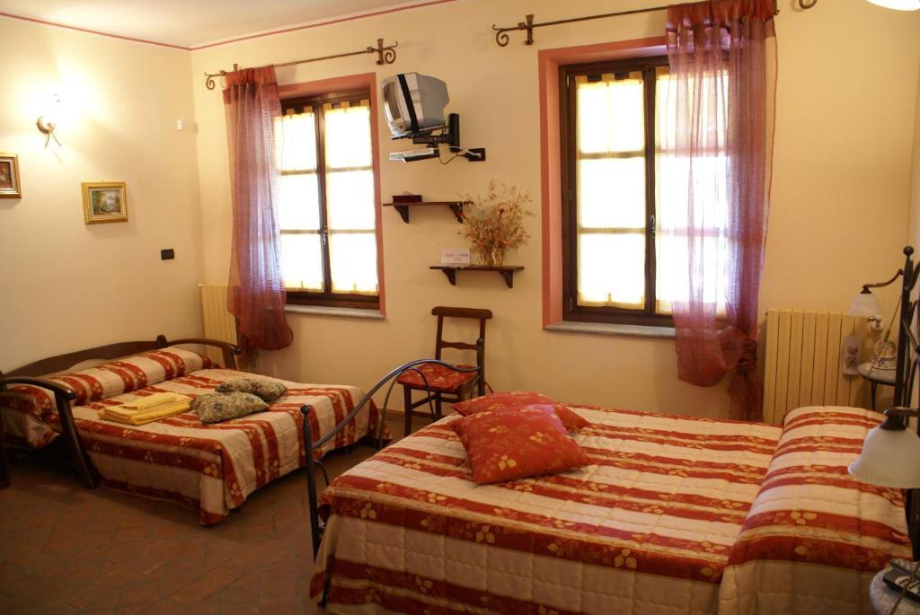 Tigliole B&B Cascina Bellavista חדר תמונה