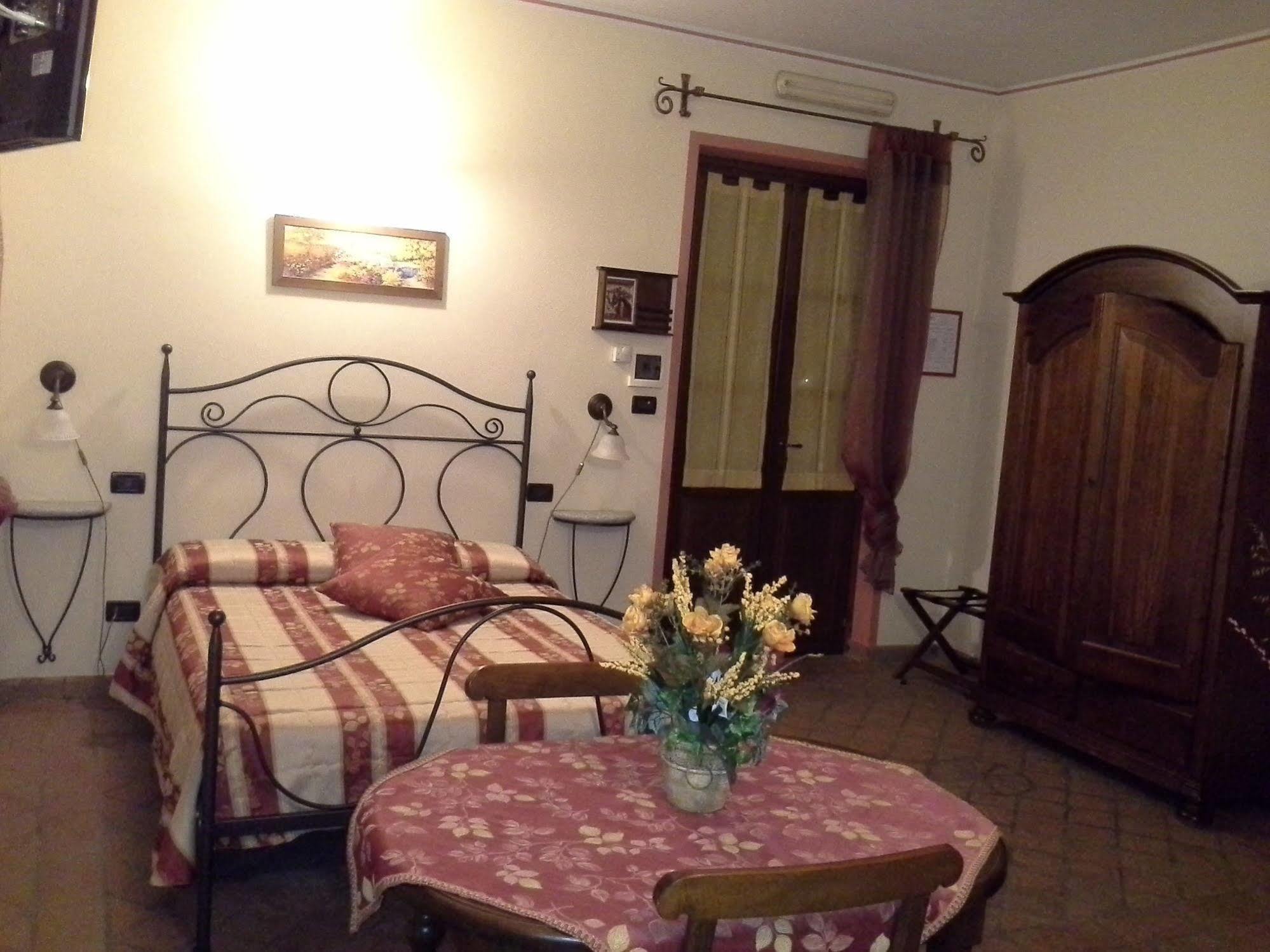 Tigliole B&B Cascina Bellavista מראה חיצוני תמונה